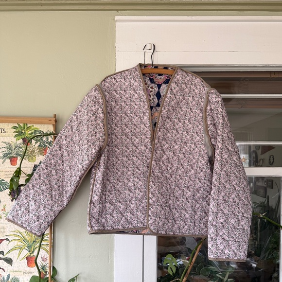 Quilted Floral Patchwork Reversible Jacket/Vest - Pink & Navy - Picture 4 of 6